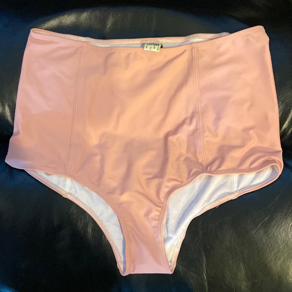 Nwot size L older blushy pink color rhw kj bottoms
